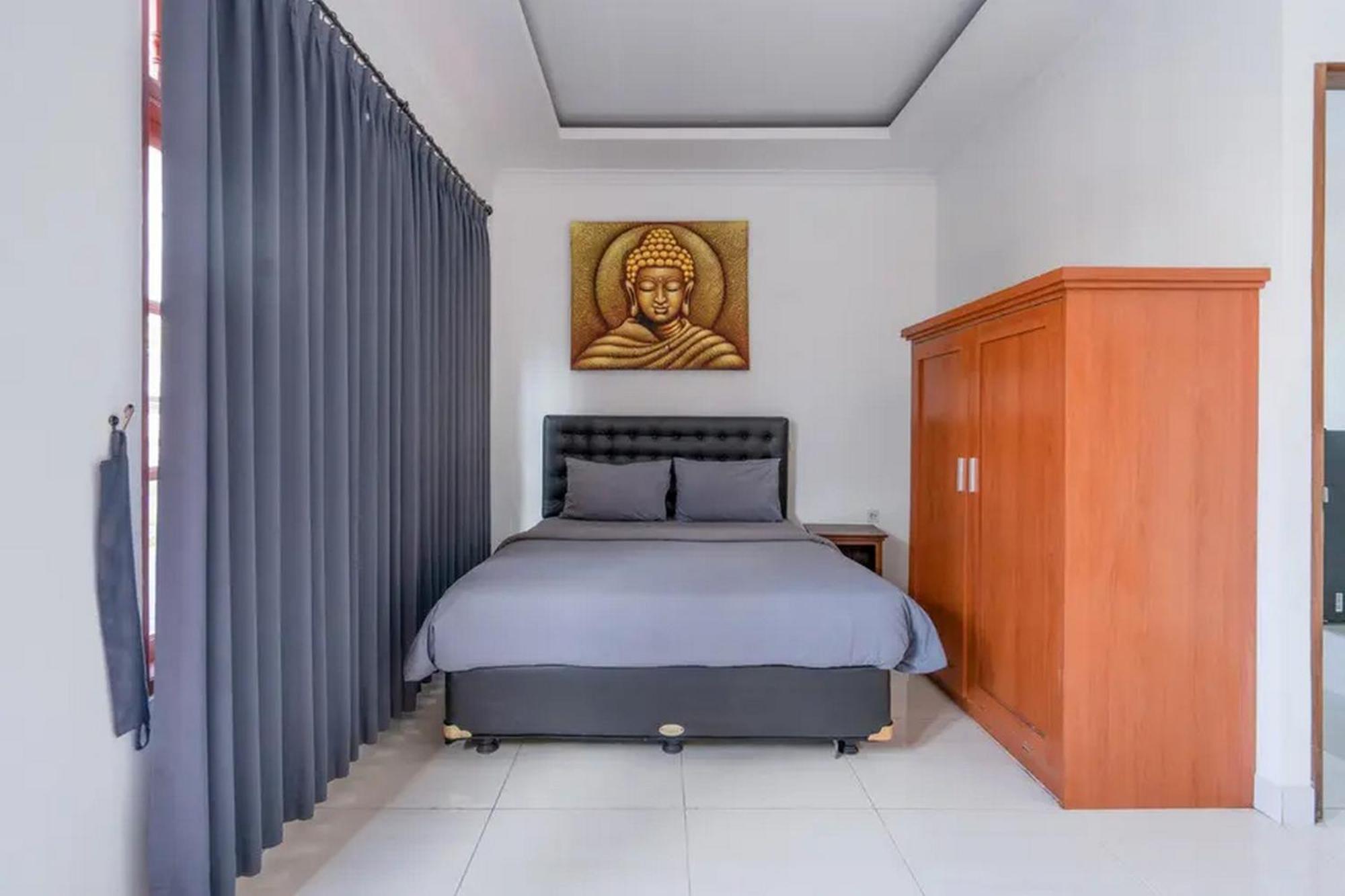 OYO 4003 Ceria Guesthouse Seminyak Bagian luar foto