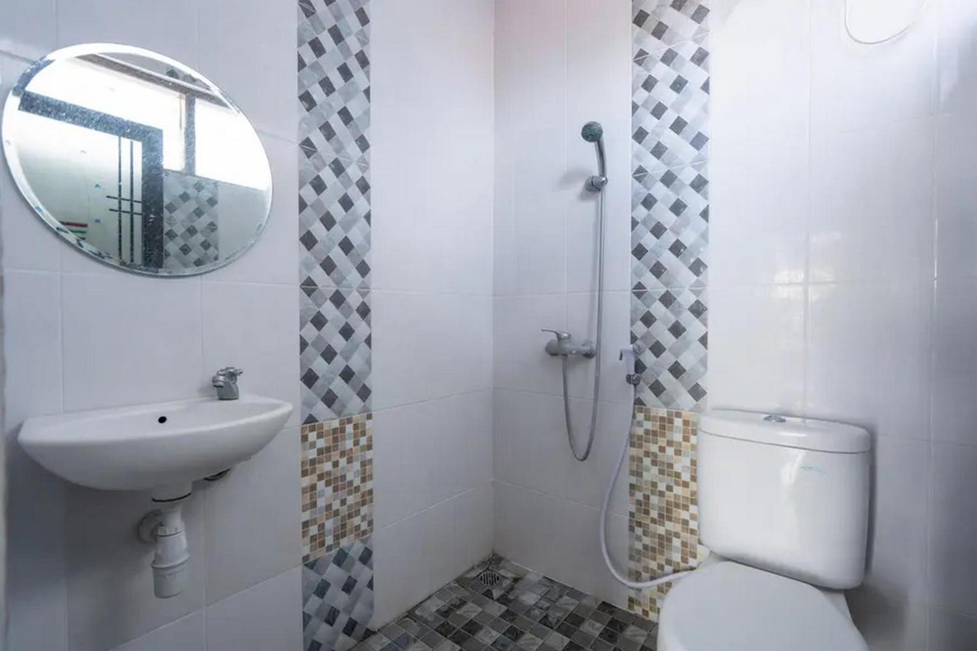 OYO 4003 Ceria Guesthouse Seminyak Bagian luar foto