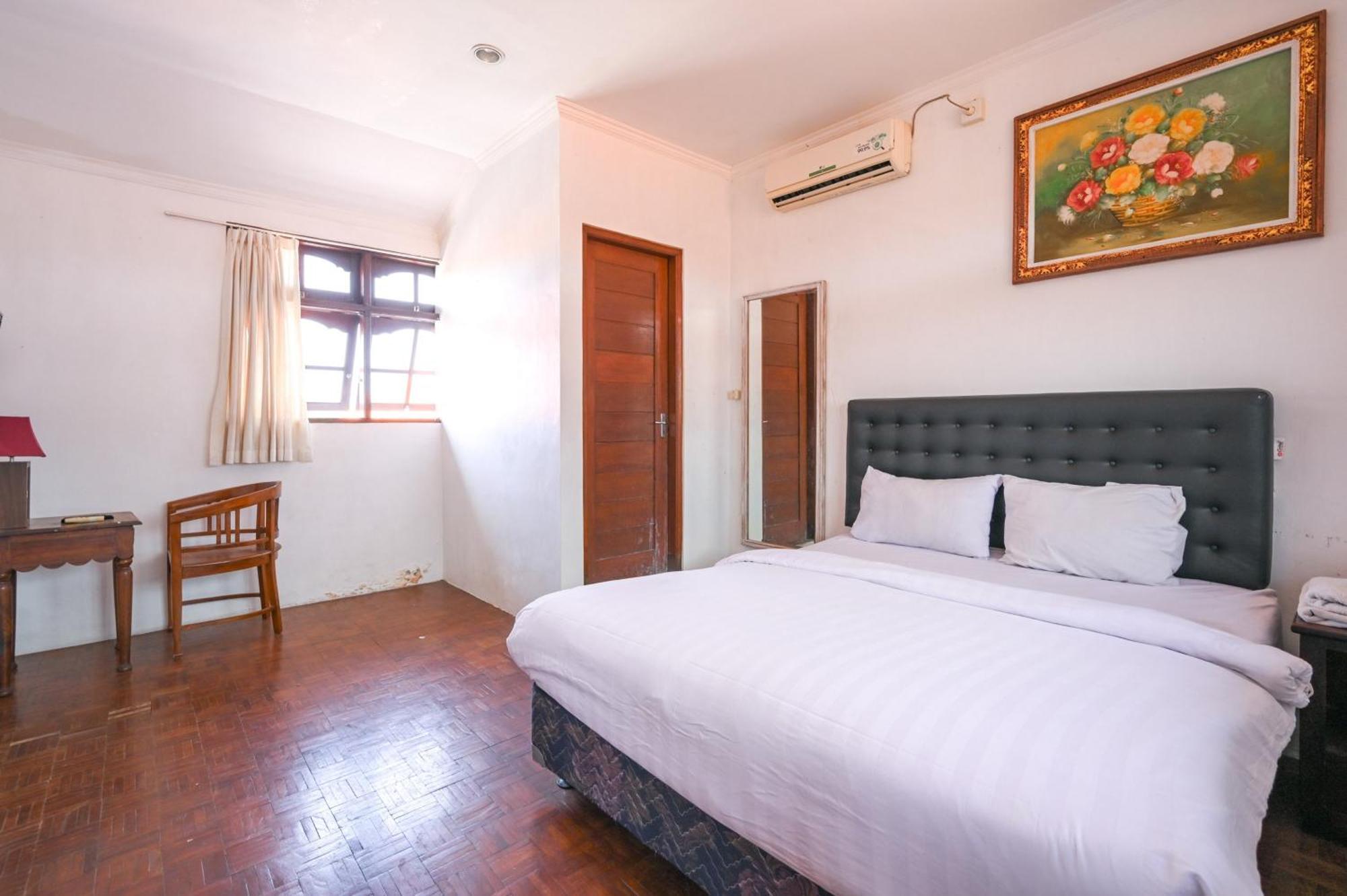 OYO 4003 Ceria Guesthouse Seminyak Bagian luar foto