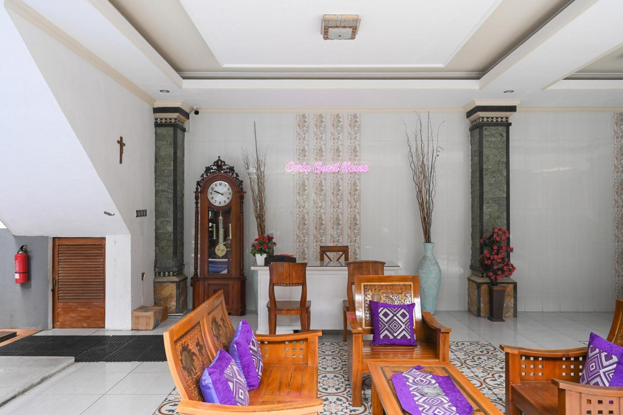 OYO 4003 Ceria Guesthouse Seminyak Bagian luar foto