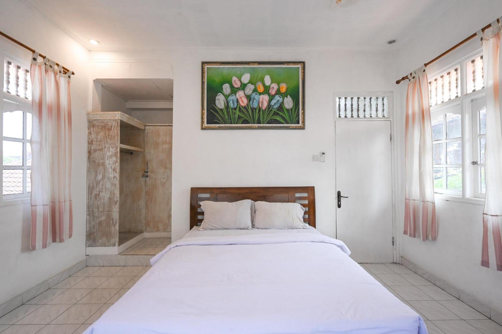 OYO 4003 Ceria Guesthouse Seminyak Bagian luar foto