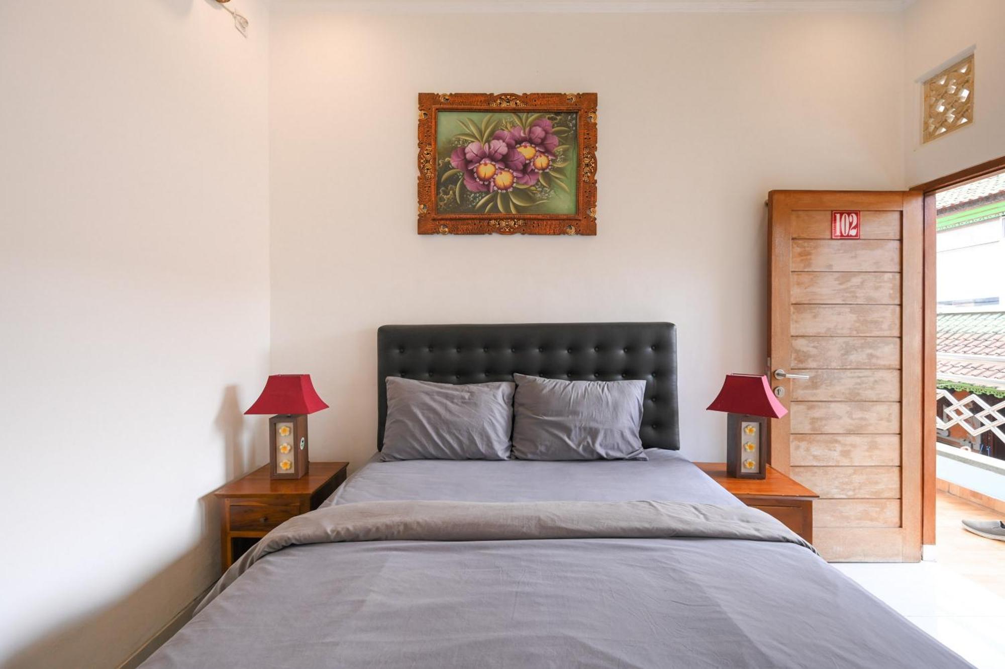 OYO 4003 Ceria Guesthouse Seminyak Bagian luar foto